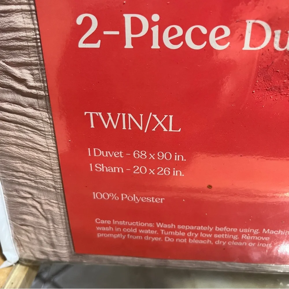 Dawn 2 piece duvet set Twin/XL pink girls room modern minimalist look
